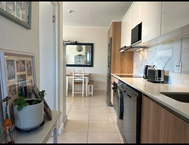 1 BEDROOM APARTMENT FOR SALE IN SANDOWN